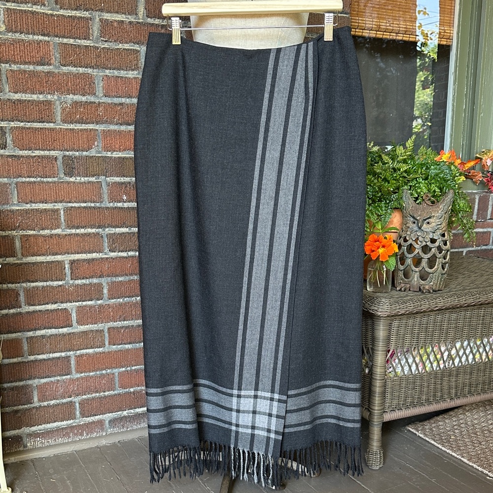 Valerie Steven’s wool gray fringed blanket/boho/western/pencil wrap skirt. Sz 14